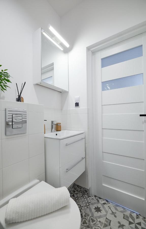 Mikroklimatyczny Apartament Dla 4 Osob - Blisko Szlakow, W Centrum ชกลาร์สกา ปอเรมบา ภายนอก รูปภาพ